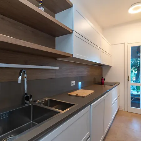 Apartment Il Vecchio Faro Vale 150mt From The - Happy