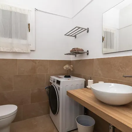 Apartment Il Vecchio Faro Vale 150mt From The - Happy *