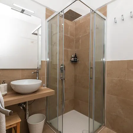 Apartment Il Vecchio Faro Vale 150mt From The - Happy